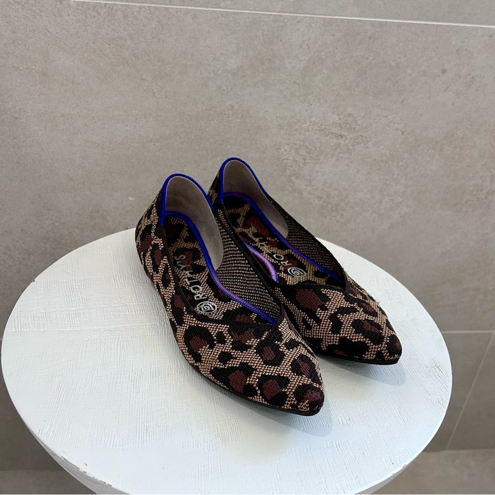 Rothy's The Point pointed toe ballet flats in leopard print size 7.5